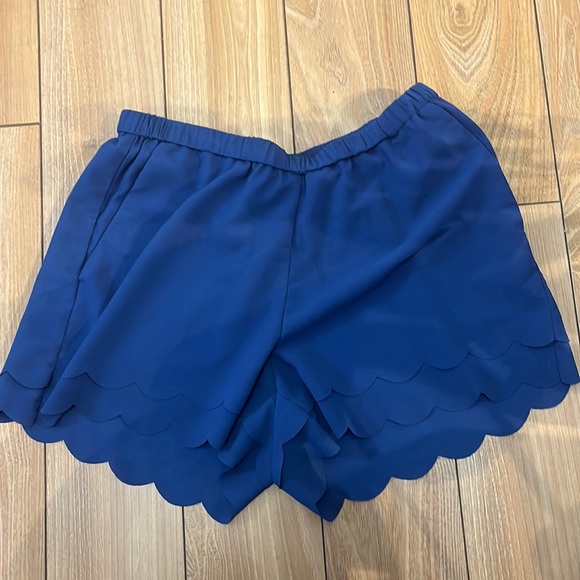 Scalloped blue shorts - Picture 1 of 3